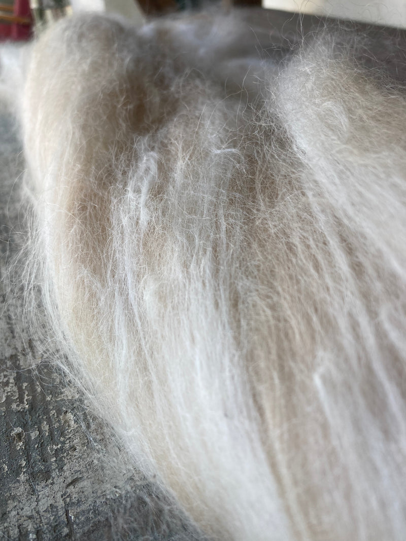 100% Suri Alpaca Batt - White/Fawn Blend